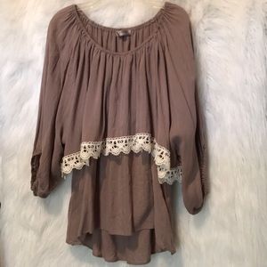Off the Shoulder Top - Size Small